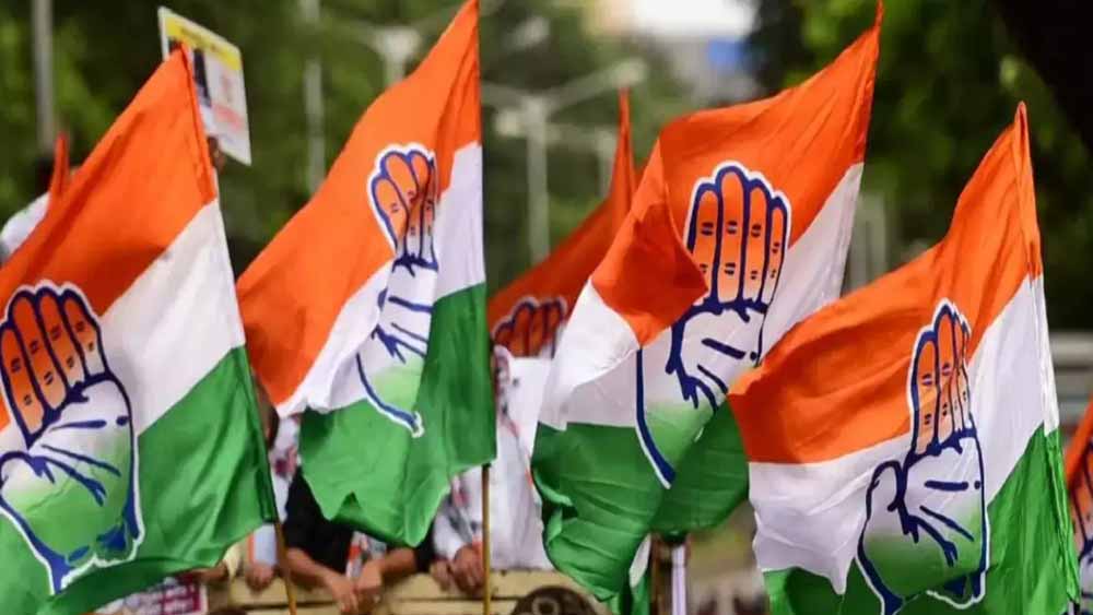 জেতার পর তাঁকে মেয়র পদে বসার কথা বলা হলে তিনি দলের উচ্চ নেতৃত্বকে জানান যে তিনি এক জন অটোচালক, এবং তাঁর মেয়র হওয়ার যোগ্যতা নেই। 