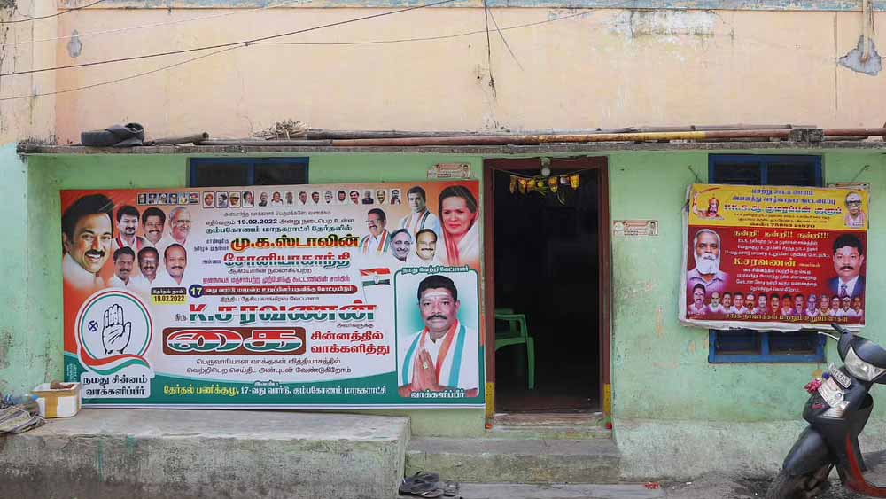 মেয়র হিসেবে শপথ গ্রহণের দিন নিজের অটো চালিয়েই অনুষ্ঠানে উপস্থিত হন সরবানন।