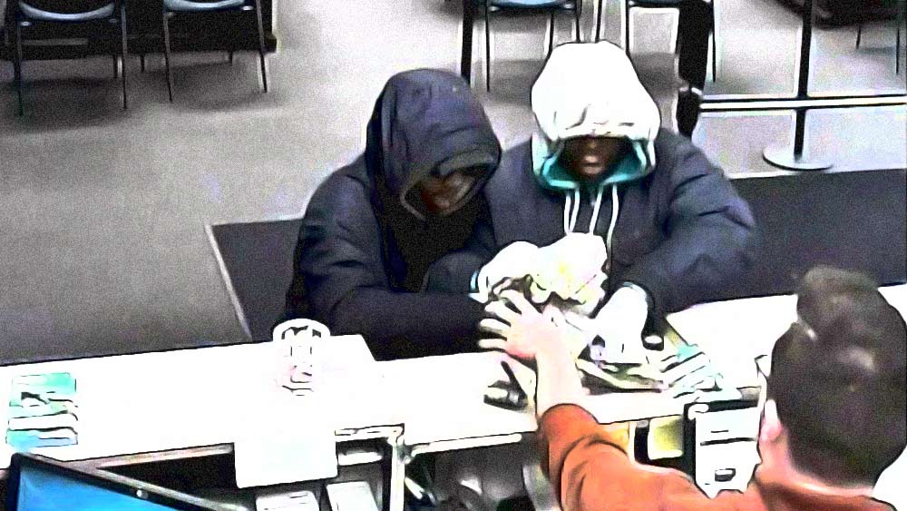 বিভিন্ন সংবাদমাধ্যমে ব্যাঙ্ক ডাকাতির বহু ঘটনা চোখে পড়ে। তার মধ্যে কোনটায় ডাকাতের দল বা কখনও একা কোনও ব্যক্তি ব্যাঙ্কের লক্ষ লক্ষ (কখনও আবার কোটি) টাকা লুঠ করে নিয়ে পালায়।