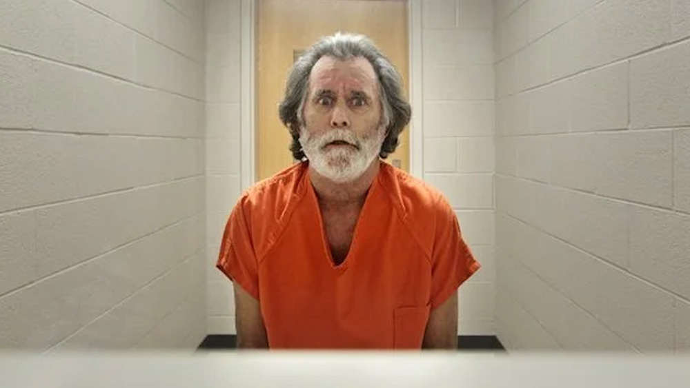 এর পরে তিনি ওই এক ডলার নিয়ে চুপচাপ ব্যাঙ্কের এক কোনে গিয়ে বসেন। ব্যাঙ্কের এক কর্মীকে তিনি বলেন, ‘‘আমি এই কোণে চুপচাপ বসে থাকব এবং পুলিশ আসা অবধি অপেক্ষা করব।’’