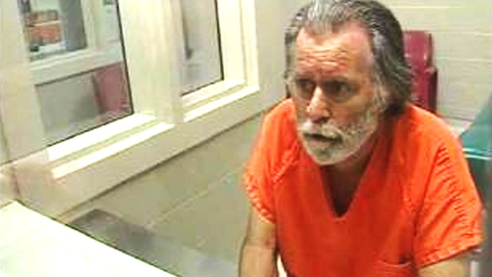 তবে সবার মনেই একটাই প্রশ্ন ছিল। কেন শুধুমাত্র এক ডলারের জন্য ডাকাতি করতে গিয়েছিলেন শারীরিক ভাবে অসুস্থ এই ব্যক্তি? সেই সময়ে সদ্য অর্থনৈতিক মন্দার মুখ থেকে উঠে আসা আমেরিকায় এক ডলারে তাঁর কোনও চিকিত্সা হত না। তা হলে কেন গিয়েছিলেন তিনি? পুলিশের হাতেই বা কেন নিজে থেকে ধরা দিয়েছিলেন?