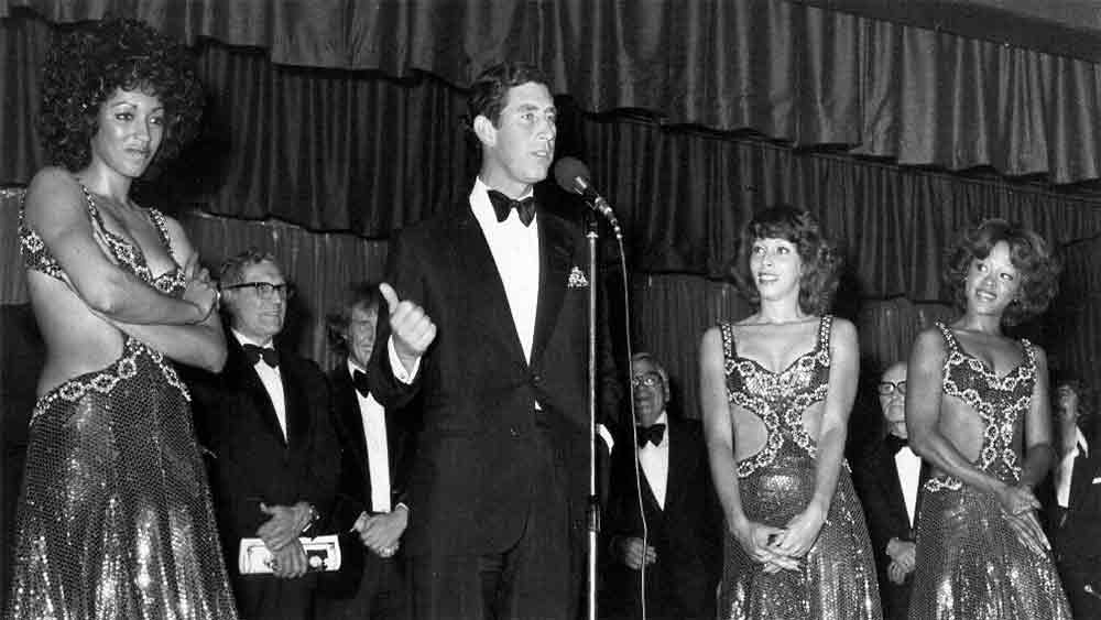 যদিও ১৯৮০ সালে ক্রিস রবিনসন নামে এক ব্যবসায়ীকে বিয়ে করেন শীলা। অ্যালিসিয়া এবং আলেকজান্দ্রিয়া নামে তাঁদের যমজ মেয়েও হয়। তবে ২০০৪ সালে বিবাহবিচ্ছেদ হয়ে যায় দম্পতির। তার পর থেকে নাকি অন্য কেউ শীলার সঙ্গী হতে রাজি হননি।