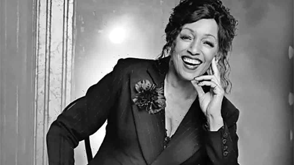 চার্লস এবং শীলার দীর্ঘ দিনের ‘বন্ধুত্বে’ও নাকি চি়ড় ধরেছিল। বছর দু’য়েক আগে শোনা গিয়েছিল, যুবরাজের একটি তহবিলের দূতের পদ থেকে সরে যাওয়ার কথা চিন্তা-ভাবনা করছেন শীলা।