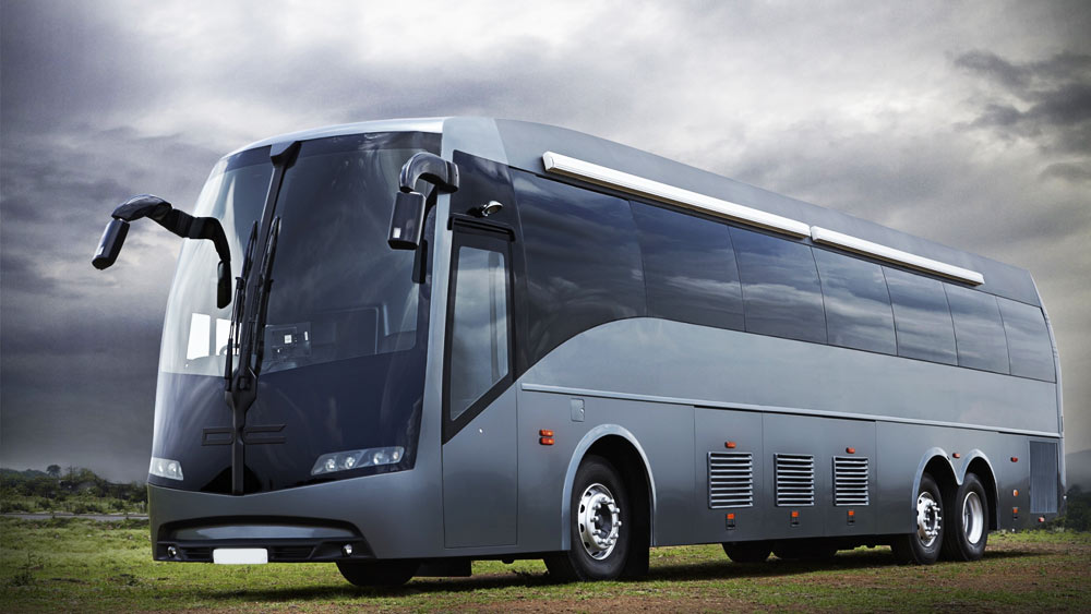 শাহরুখ একটি বিশেষ ভাবে ডিজাইন করা ভ্যানিটি ভ্যানেরও মালিক। তাঁর এই ভ্যানিটি ভ্যানটি দিলীপ ছাবরিয়া ডিজাইন করেছেন। এটি তৈরি করতে প্রায় ৬০ দিন সময় লেগেছে। এই ভ্যানটির মধ্যে জীবনযাপনের সমস্ত প্রয়োজনীয় সুবিধাই রয়েছে। শাহরুখের এই বাহনটির দাম ৪ কোটি টাকা।