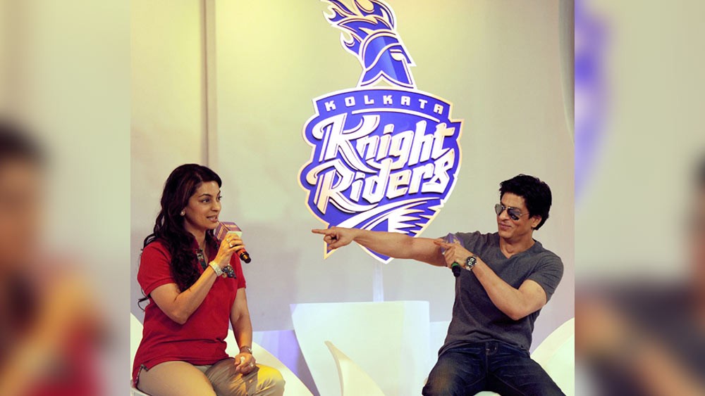 শাহরুখ আইপিএল দল কলকাতা নাইট রাইডার্স (কেকেআর)-এরও মালিক। কেকেআর-এর অন্য দুই মালিক হলেন জুহি চাওলা এবং জয় মেহতা। কলকাতার এই আইপিএল দলের মূল্য ৬০০ কোটি টাকা।