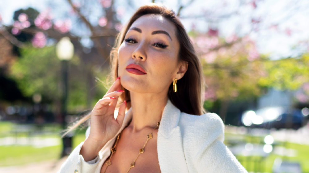 গুপ্তচরের নাম আলিয়া রোজা। তাঁর জন্ম অবিভক্ত সোভিয়েত রাশিয়ায়। ভ্লাদিমির জমানায় তিনি রাশিয়ার গুপ্তচরবৃত্তি করতেন বলে সম্প্রতি তিনি দাবি করেন। অনেকে তাঁকে রাশিয়ার ‘মাতা হারি’ বলে থাকেন। তবে তাঁর পরিণতি বাস্তবের মাতা হারির মতো হয়নি।