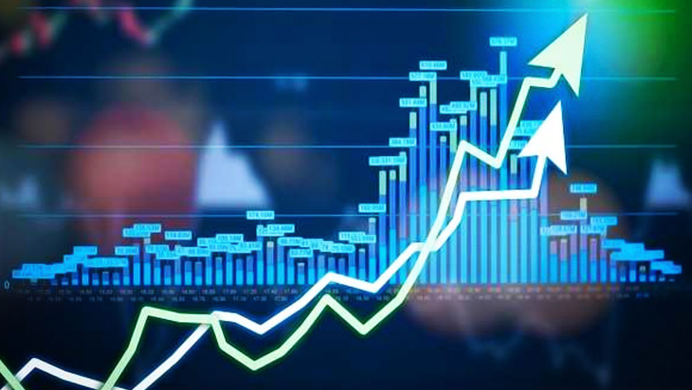 শেয়ার বাজার এমন একটি স্থান যেখানে বিভিন্ন বেসরকারি সংস্থা তাদের শেয়ার কেনাবেচা করে। একে পুঁজি বাজারও বলা হয়। বর্তমানে ইউক্রেনের যুদ্ধ পরিস্থিতির ফলে শেয়ার বাজারে বড়সড় ধস নেমেছে। বিপুল পরিমাণ পুঁজি খুইয়েছেন বহু বিনিয়োগকারী। যদিও শেয়ার বাজারে এমন ধস নতুন নয়। অতীতে বহু বার মুখ থুবড়ে পড়েছে বাজার। এক ঝলকে দেখে নিন বাজার ধসে পড়ার কয়েকটি ঘটনা।