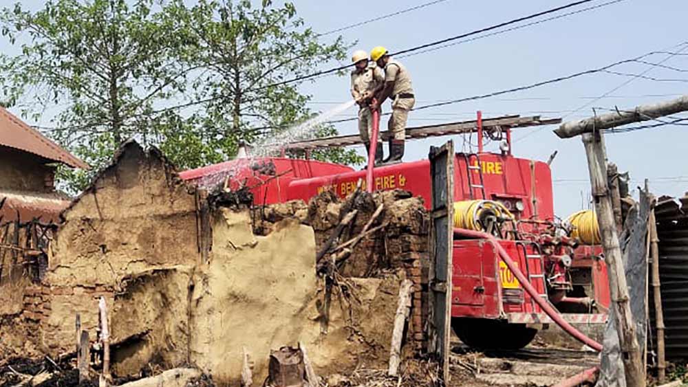 সরাসরি: কিছু ক্ষণেই রামপুরহাট পৌঁছচ্ছে সিবিআই, জানালেন সংস্থার আইনজীবী