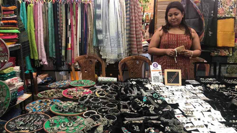 ‘মেলোড্রামা’ স্টলে 