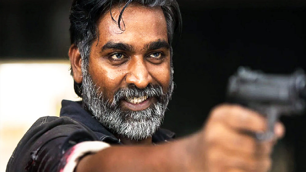 তবে শুধু অভিনেতা নয়, এক জন সমাজকর্মী এবং প্রকৃত পরোপকারী হিসেবেও তাঁর জুড়ি মেলা ভার।
