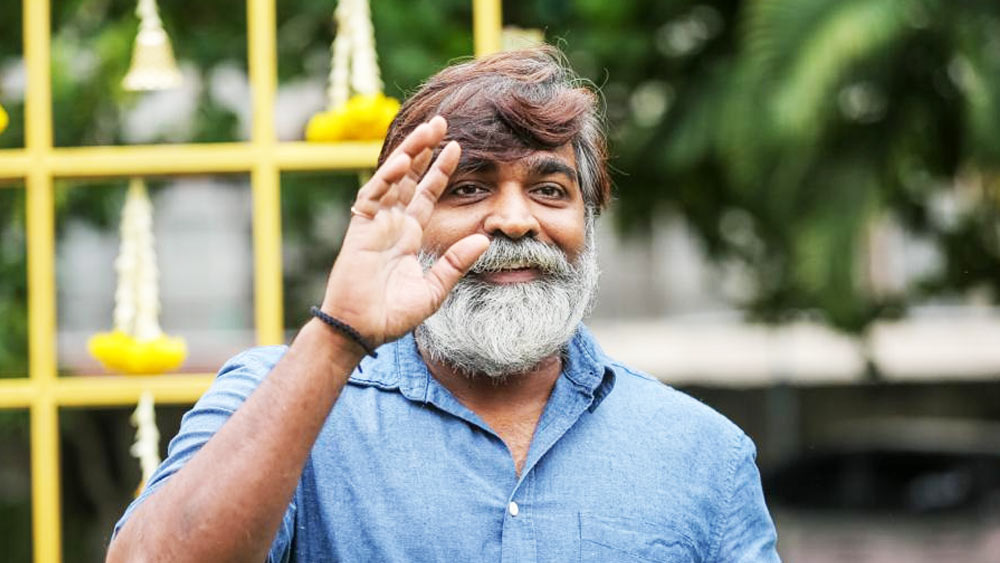 বীররাঘবন বলেন, “অনুষ্ঠান টিভিতে সম্প্রচারিত হওয়ার পর পরই, একাধিক বেসরকারি সংস্থা থেকে চাকরিপ্রার্থীদের খোঁজে আমার কাছে ফোন আসতে থাকে। আমি এই বিষয়টি বিজয়কে জানালে, তিনি অবিলম্বে আমাকে পুদুচেরিতে অফিস তৈরি করে দেন।’’