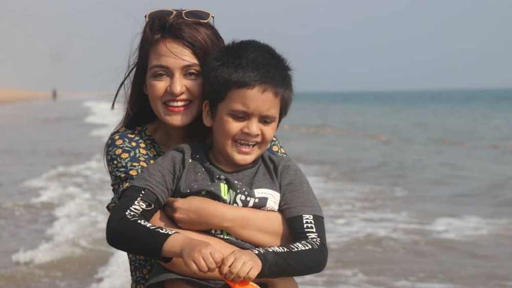 একটু বড় হয়ে অভিনয়ে আসুক সহজ, নইলে আমার মতো ছোটবেলাটা নষ্ট হবে: প্রিয়াঙ্কা