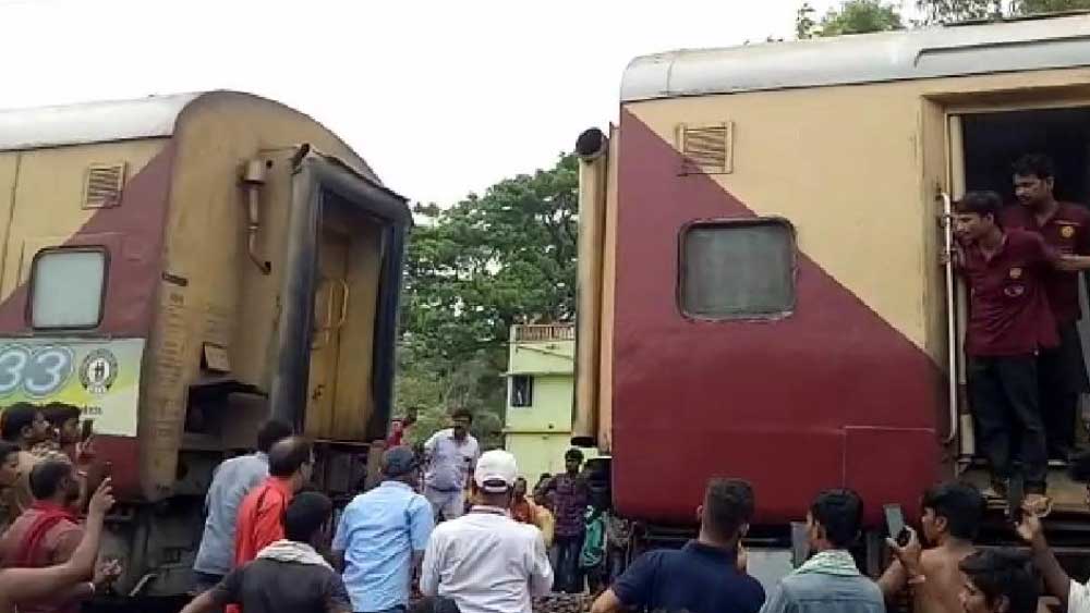 Secunderabad-Howrah Down Falaknuma Express Survives Major Accident In Kharagpur Division dgtld