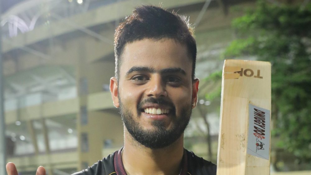 নীতীশ রানা: নীতীশের ব্যাটেও রান হারিয়ে গিয়েছে। চারে নামলেও তাঁর ব্যর্থতা চোখ এড়াচ্ছে না। দলকে ভরসাও দিতে পারেননি এখনও। তবুও দিল্লি ম্যাচে তাঁকে দেখা যেতে চলেছে।