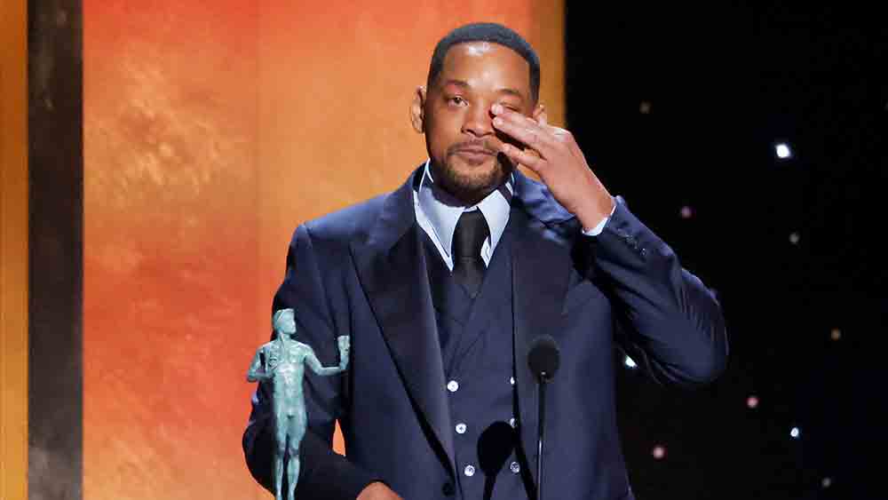 তবে এই প্রথম নয়। এর আগেও বহু বার বিতর্কে জড়িয়েছেন উইল। সে সময় অবশ্য বিতর্কের অনুঘটক হিসাবে ক্রিসের মতো কোনও কমেডিয়ানের মন্তব্যের প্রয়োজন ছিল না। 