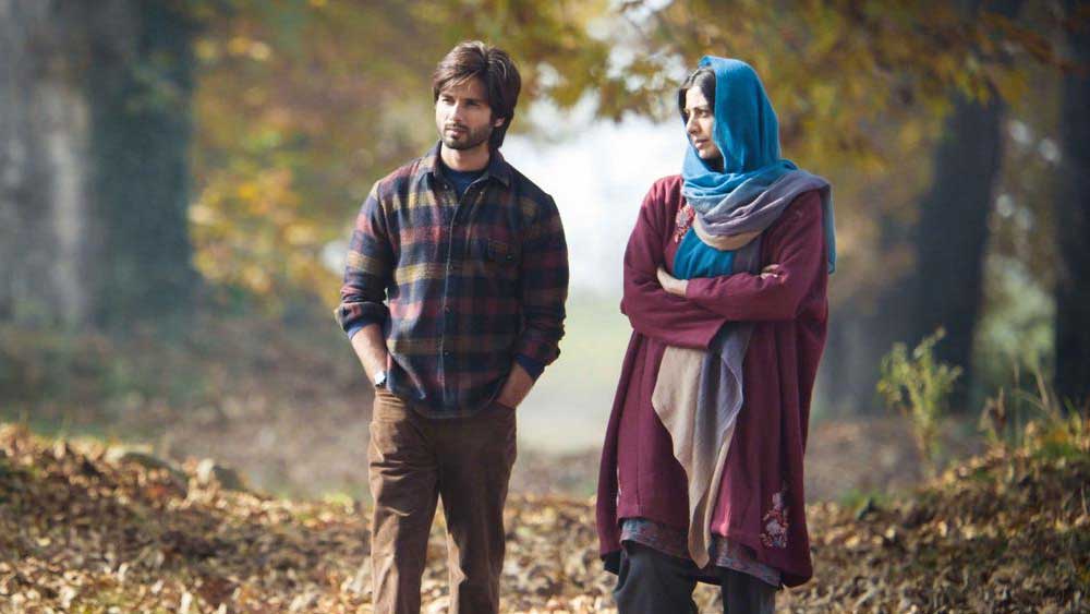 ‘হায়দর’ ছবিতেও উপত্যকার হিংসাবিধ্বস্ত প্রেক্ষাপটে বদলে যাওয়া পারিবারিক মূল্যবোধ ফুটে উঠেছে