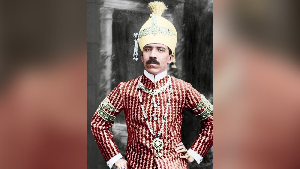 নাইট গ্র্যান্ড কমান্ডার অব স্টার অব ইন্ডিয়া উপাধিতেও ভূষিত হন।