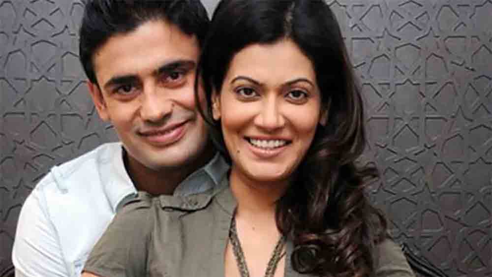 এ বার অবশ্য অন্য কারও সম্পর্কে নয়। নিজের সম্পর্কেই একটি ‘গোপন’ কথা ফাঁস করেছেন পায়েল। কঙ্গনা রানাউতের শো ‘লকআপ’-এ গিয়ে বলেছেন, কেরিয়ারে জোয়ার আনতে বশীকরণ করার চেষ্টা করেছেন তিনি। কার বিরুদ্ধে এমন পদক্ষেপ পায়েলের?