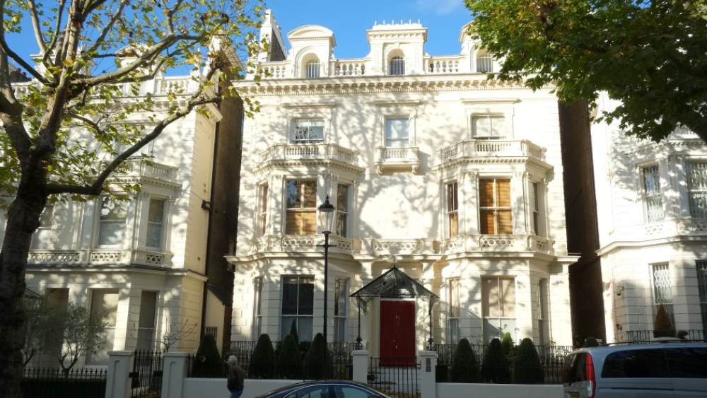 এই বাড়িতেই থাকেন বেকহ্যাাম।