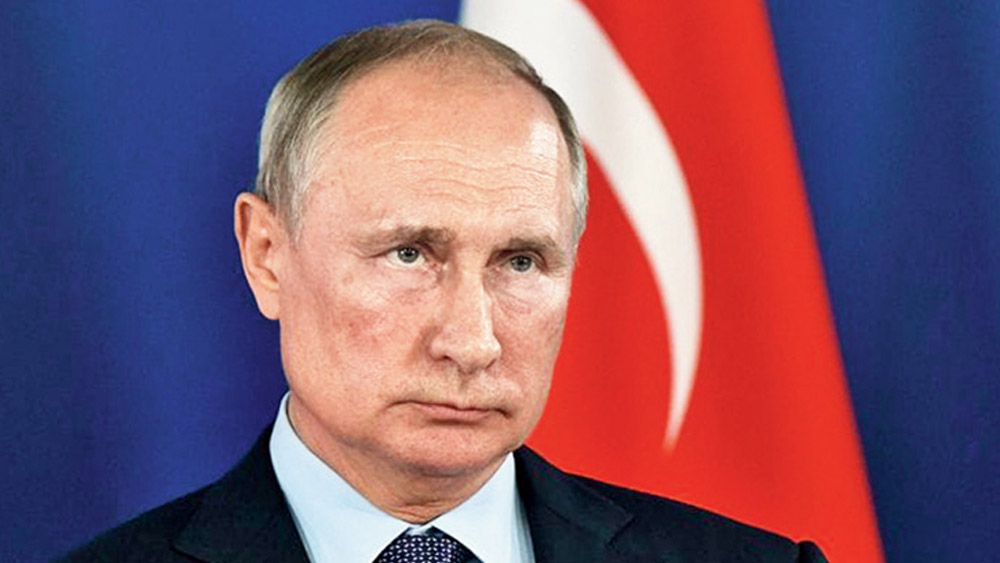 রাশিয়ার ‘একনায়ক’ কি শেষে ক্যানসারে কাবু হলেন! রুশ প্রেসিডেন্ট ভ্লাদিমির পুতিন কি কর্কট রোগে আক্রান্ত? একটি অনলাইন সংবাদসংস্থা অন্তত তেমনই দাবি করেছে। তারা এমনও জানিয়েছে যে, অচিরেই রুশ রাষ্ট্রপ্রধানকে ক্যানসার সারাতে অস্ত্রোপচারও করাতে হতে পারে। সে ক্ষেত্রে বেশ কিছু দিনের জন্য ‘ছুটি’ নিতে পারেন পুতিন!