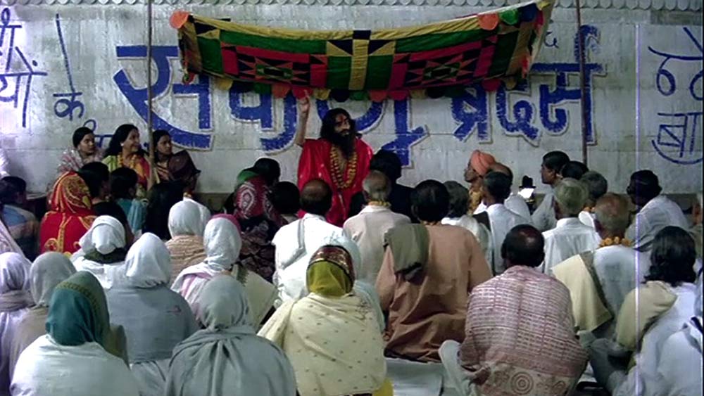 ঠিক দু’বছর পর, অর্থাৎ ১৯৭৯ সালে বারাণসীর পটভূমিতে ‘জয়বাবা ফেলুনাথ’৷ যেখানে রেবা ছাড়া আর কারও কথা ভাবা সম্ভব ছিল না৷ প্রথম গানের দৃশ্যায়নটা মনে করা যেতে পারে৷ ফেলুদা, তোপসে, আর জটায়ু গঙ্গার পাড়ে মছলিবাবা দর্শনে৷ দূর থেকে জোছনার আলোর মতো ভেসে আসছে মীরার ভজন ‘মোহে লাগি লগন গুরু চরণ কি’৷