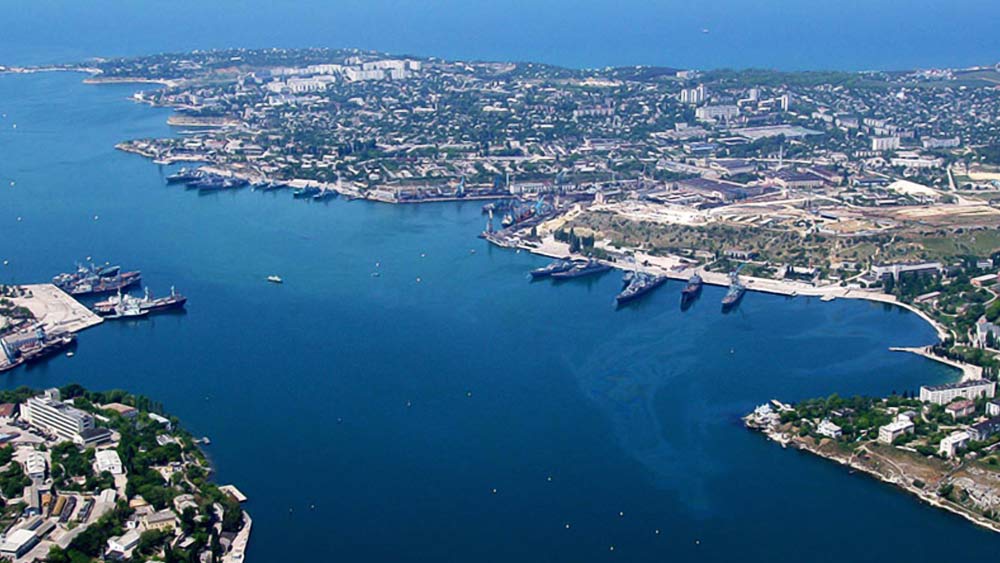 কৃষ্ণসাগরে রাশিয়ার সবচেয়ে গুরুত্বপূর্ণ নৌঘাঁটি হল সেভাসটোপোল।