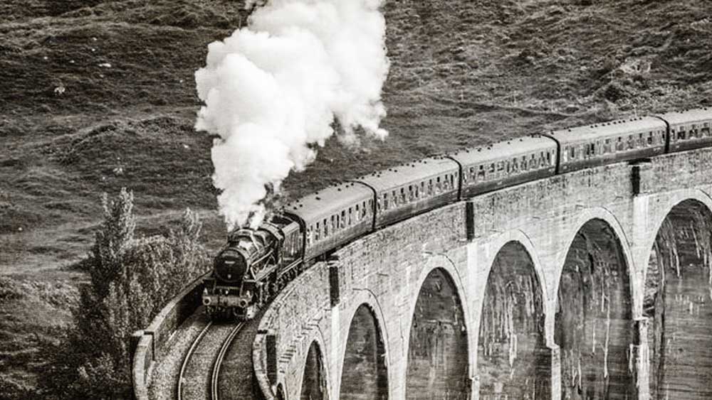 পটনার ধনপতলালের বাড়িতে বিয়ে। সেই বিয়েতে তাঁর দল নিয়ে যাচ্ছেন বিঠ্‌ঠন। ট্রেনে সেই প্রথম চড়লেন তিনি।