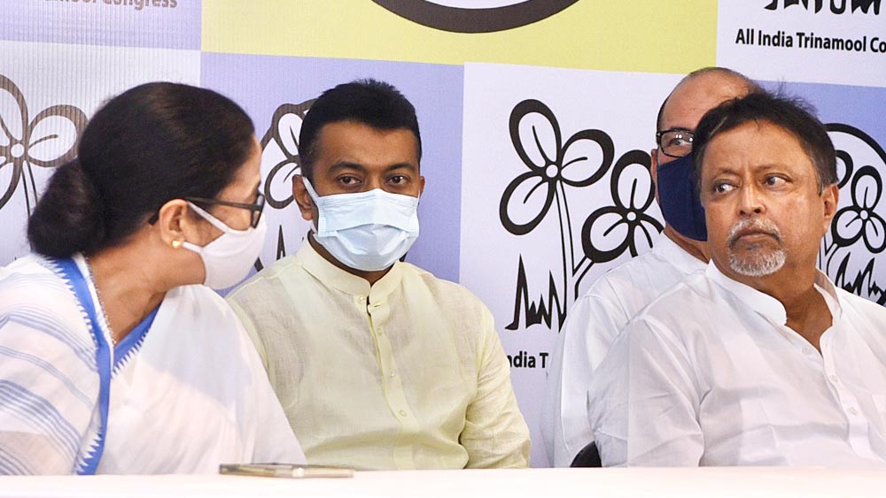 মুকুলের দলবদল ছিল বিজেপির বড় ধাক্কা।