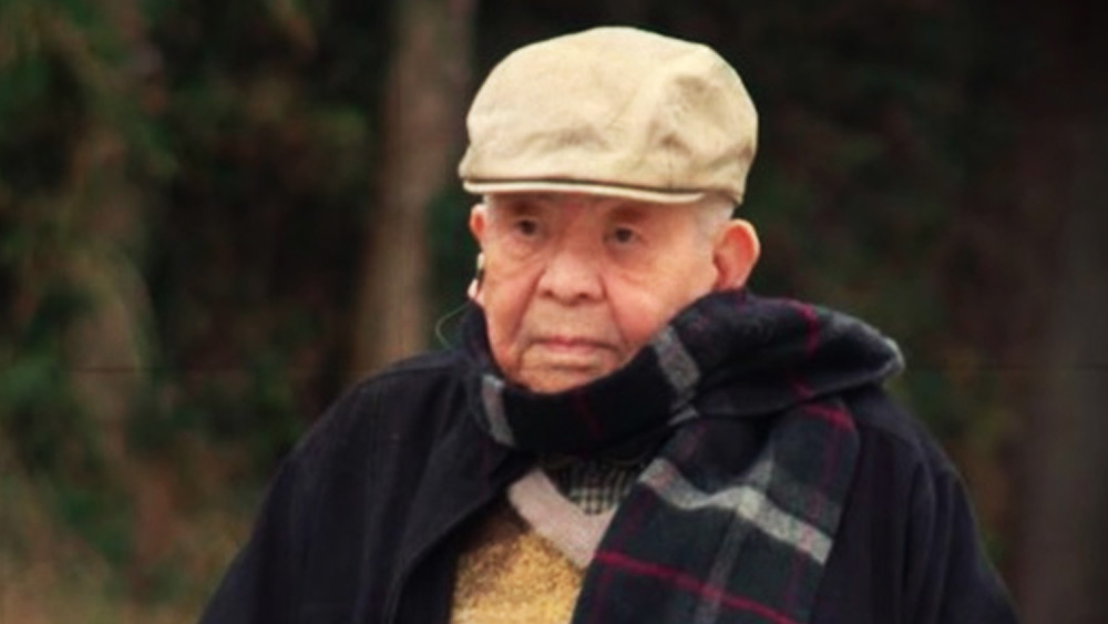 এর প্রায় পাঁচ বছর পর ১৯৫০ সালে অনুবাদক হিসেবে কাজ করতে শুরু করেন সুতোমু। পরে পুরনো অফিস মিৎসুবিশিতেও ফিরে আসেন। আগের মতোই আবার জাহাজের নকশা করার কাজ শুরু করেন। স্বাভাবিক জীবন যাপন শুরু করেন।