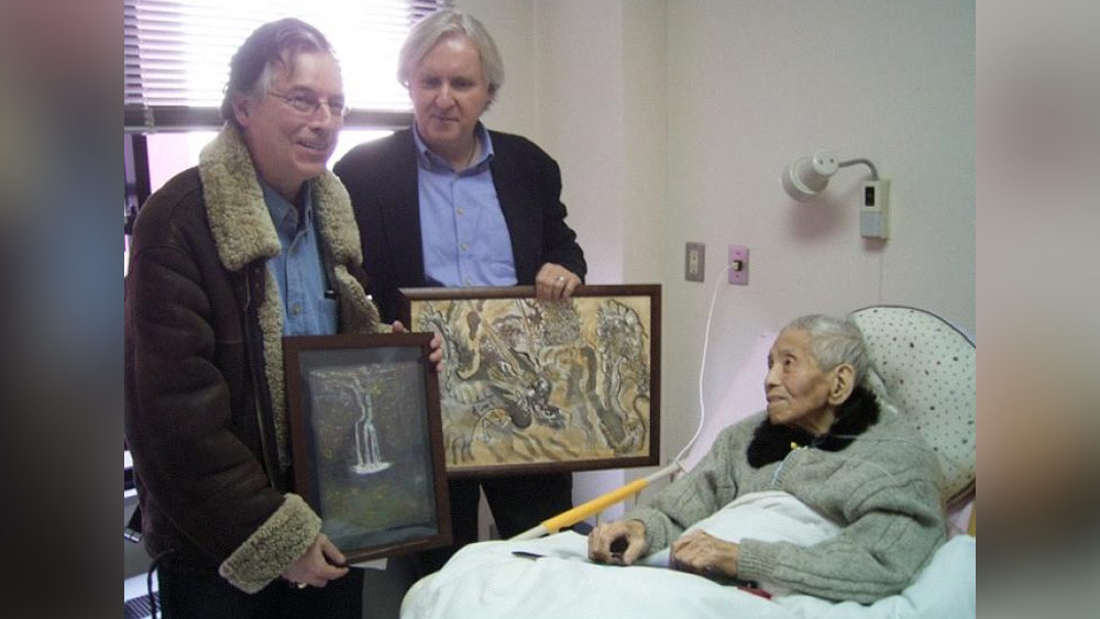 ২০০৯ সালে হলিউডের পরিচালক জেমস ক্যামেরন দেখা করেন তাঁর সঙ্গে। তাঁকে নিয়ে ছবি বানানোর কথাও বলেন। তবে তত দিনে অসুস্থ হয়ে পড়েছেন সুতোমু।