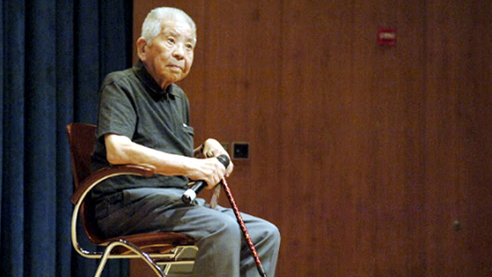 তবে বিবিসির অনুষ্ঠান প্রয়াত সুতোমুকে একটি নতুন নামও দেয়— ‘দ্য আনলাকিয়েস্ট ম্যান’। বাংলা অর্থ অভাগা। যা সুতোমুর জীবদ্দশাতেই স্বীকার করে নিয়েছিল খোদ জাপানের সরকারও।