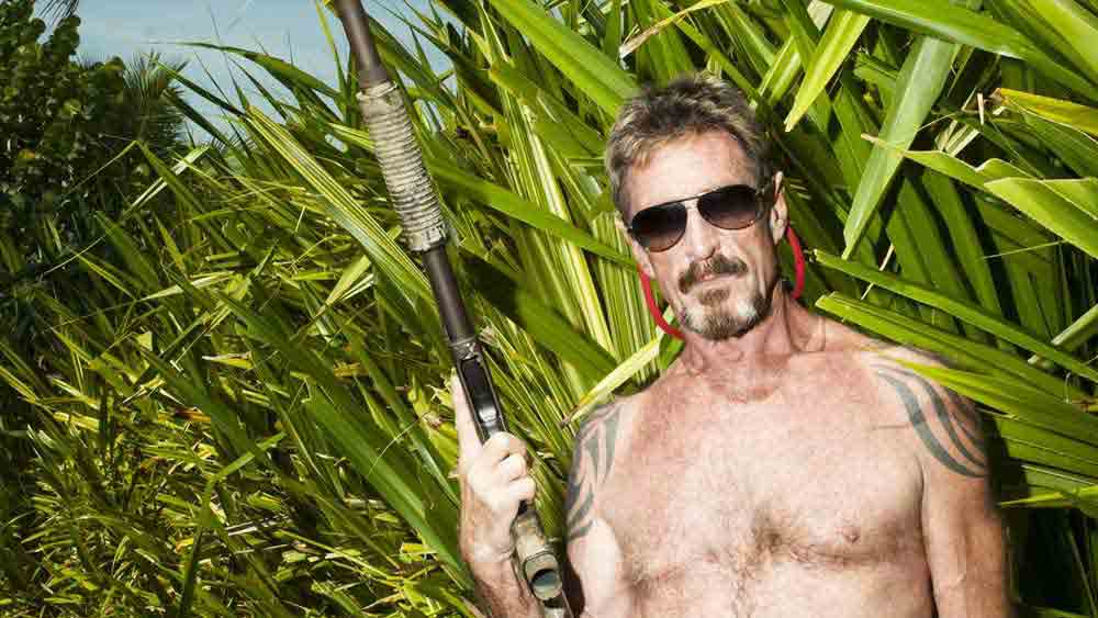 তবে পুলিশের দাবি স্পেনে জেলে বন্দি অবস্থায় মানসিক অবসাদে ভুগছিলেন ম্যাকাফি। তাই তিনি আত্মহত্যার পথ বেছে নেন।