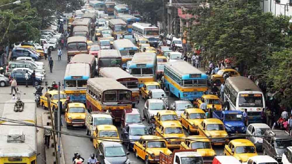 ১৫ বছরের পুরনো ১০ লক্ষাধিক গাড়ি বাতিল করার সিদ্ধান্ত রাজ্য পরিবহণ দফতরের
