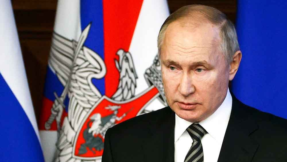 বিগত দু’মাসের কিছু বেশি সময় ধরে ইউক্রেনের উপর লাগাতার হামলা চালাচ্ছে রাশিয়া। এই হামলার নেপথ্যে যিনি রয়েছেন, তিনি রাশিয়ার ‘একনায়ক’ ভ্লাদিমার পুতিন।