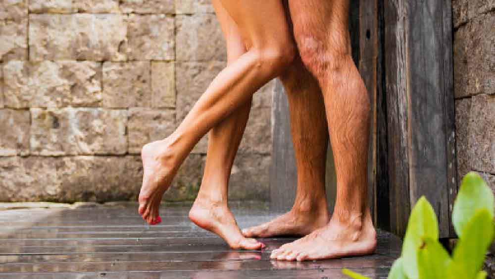 গুরুগ্রামের এক বেসরকারি হাসপাতালের বাথরুমে সঙ্গিনীর সঙ্গে সম্পর্কে লিপ্ত হয়েছিলেন তিনি, জানালেন এক ব্যক্তি।