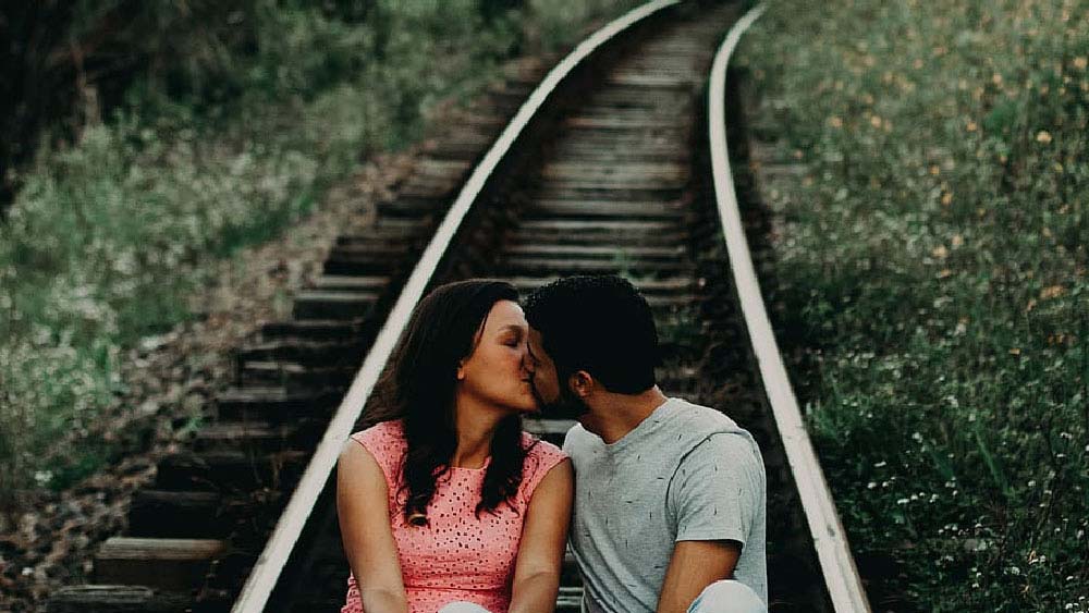 তবে তাঁর সতর্কবার্তা, ‘তখন বয়স অল্প ছিল। তাই ঝোঁকের মাথায় বোকামি করে ফেলেছিলাম। দয়া করে কেউ এ রকম করতে যাবেন না।’