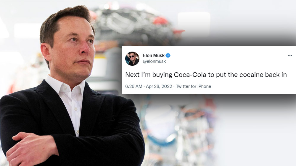 টুইট করে কোকা-কোলা সংস্থা কিনে নেওয়ার ‘হুমকি’-ও দিয়েছেন ইলন।