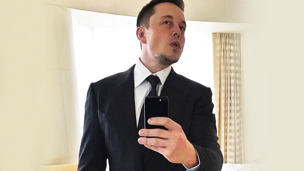 নিরাপত্তার কারণে ইলন নিয়মিত ভাবে তাঁর ফোন বদলান বলে স্পেস-এক্স সূত্রে জানা গিয়েছে।