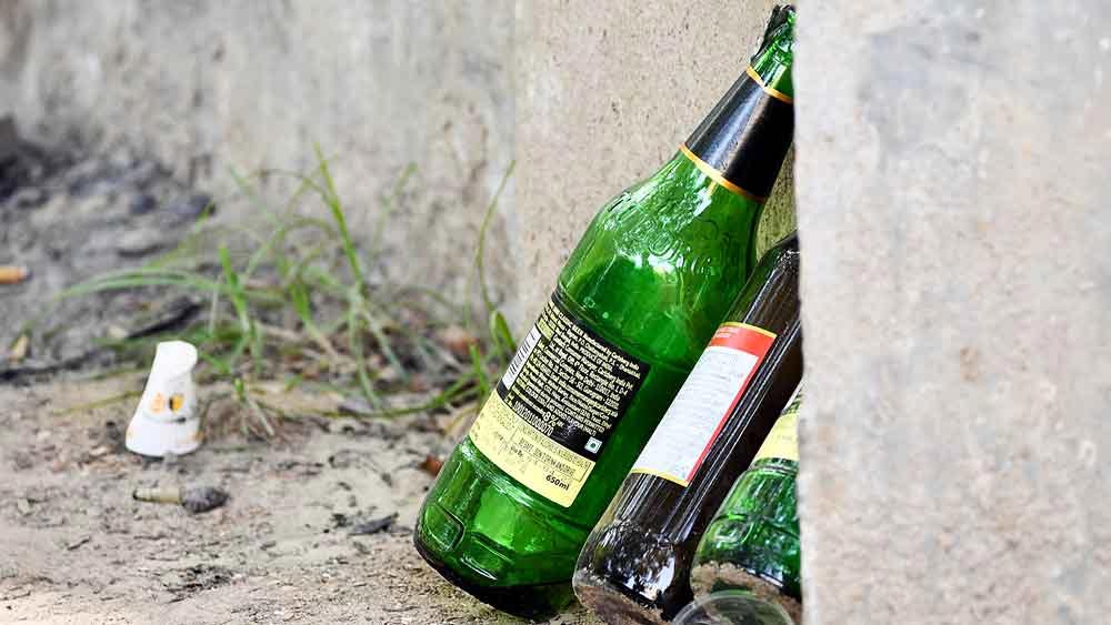 বিয়ার ম্যান-কাণ্ডের কথা মনে পড়ে? ২০০৬ থেকে ’০৭-এর মাঝে প্রায় ৭ জন খুন হয়েছিলেন দক্ষিণ মুম্বইয়ে। প্রতিটি দেহের পাশেই পাওয়া গিয়েছিল বিয়ারের বোতল।