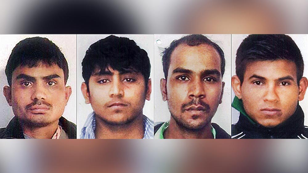 নির্ভয়া কাণ্ড। ২০১২ সালের দিল্লির নির্ভয়া-কাণ্ড নাড়িয়ে দিয়েছিল গোটা দেশকে। চলন্ত বাসের মধ্যে ধর্ষণ করা হয় এক মহিলাকে। এমনকি নির্যাতিতার যৌনাঙ্গ লোহার রড দিয়ে ক্ষতবিক্ষত করে দেওয়া হয়। ঘটনার প্রতিবাদে নামে গোটা দেশ।