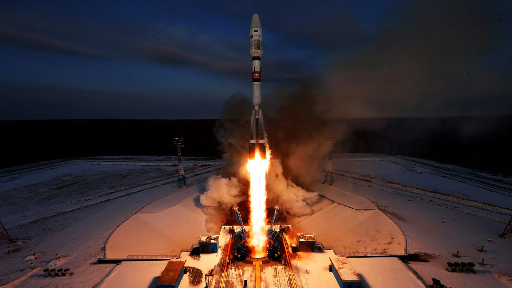 রাতের বেলা রকেট উৎক্ষেপণের একটি ভিডিয়ো প্রকাশ্যে এসেছে। এই রকেটটি রাশিয়ার একটি নির্জন জায়গা থেকে মহাকাশের দিকে পাড়ি দিচ্ছে বলেও এই ভিডিয়োতে দেখা গিয়েছে।