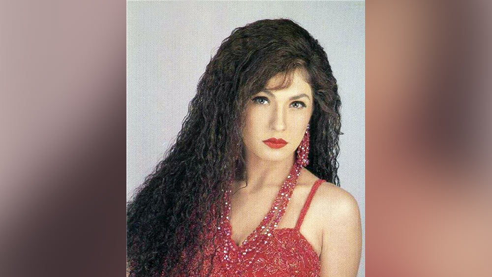 তবে করিশ্মার মতো প্রথম দিকে ধাক্কা খেতে হয়নি পূজাকে। একটি-দু’টি সিনেমা করার পর থেকেই তিনি বলিউডের পরিচিত  মুখ হয়ে ওঠেন।