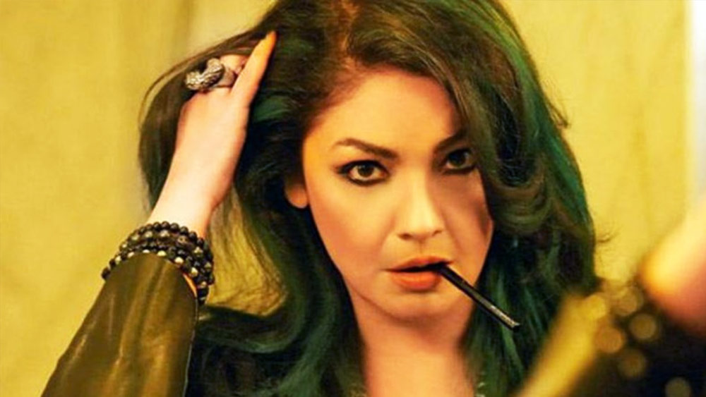 পূজা নিজের সমস্যার কথা তাঁর মাধ্যমে তুলে ধরার চেষ্টা করছেন বলেও করিশ্মা দাবি করেন।