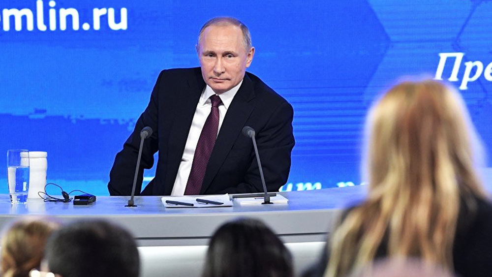 সম্প্রতি পুতিনের বিষয়ে আরও এক চাঞ্চল্যকর তথ্য উঠে এল। দাবি করা হল, ২০১৯ সালে  রুশ গোয়েন্দা বিভাগের এক কর্মীকে ছাঁটাই করা হয়েছিল তাঁর নগ্ন ছবি প্রকাশ্যে আসায়।