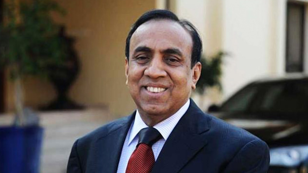 এমনই এক জন মানুষ হলেন বি রবি পিল্লাই। যিনি একজন দুবাই-ভিত্তিক ভারতীয় ব্যবসায়ী।