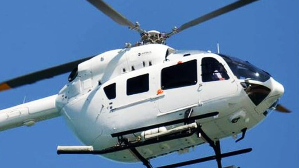 সব ধরনের নিরাপত্তা ব্যবস্থা যুক্ত এই অত্যাধুনিক হেলিকপ্টারে সর্বোচ্চ সাতজন যাত্রী ও দু’জন চালকের আসন রয়েছে। এই হেলিকপ্টারটি সমুদ্রপৃষ্ঠ থেকে ২০ হাজার ফুট উচ্চতা থেকেও উড়ে যেতে এবং অবতরণ করতে সক্ষম।