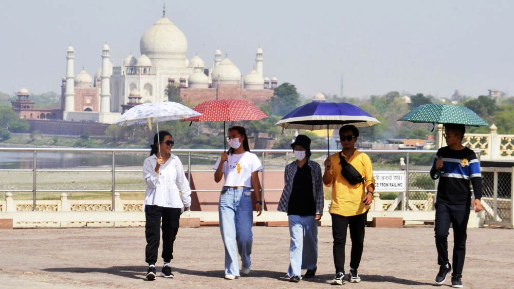 চোখের রসনা তৃপ্তির জন্য ভারতে একাধিক পর্যটন কেন্দ্র রয়েছে। তবে এই পর্যটনস্থলগুলির মধ্যে কয়েকটি এমন জায়গাও রয়েছে, যেগুলি ভারতের একেবারে প্রান্তসীমায়। সেই বিরল চরিত্রের জন্য এই জায়গাগুলিতে সারা বছর ধরে ভিড় জমান পর্যটকরা।