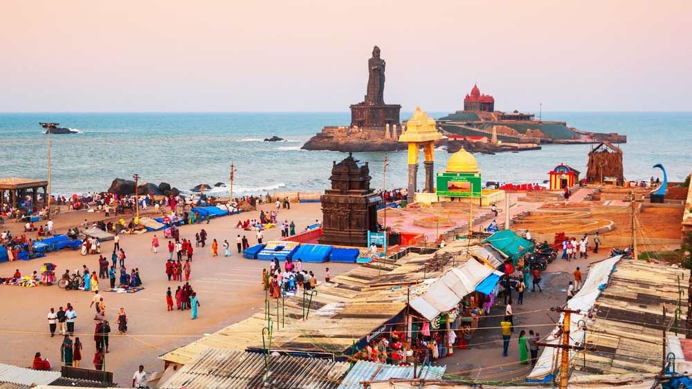 কন্যাকুমারী সমুদ্র সৈকত ভারতের সবচেয়ে সুন্দর এবং শেষ সৈকতের তকমা পেয়েছে। দারুণ সব সুস্বাদু সামুদ্রিক খাবারের পাশাপাশি মনোরম দৃশ্যও উপভোগ করা যায় এই সৈকতে।