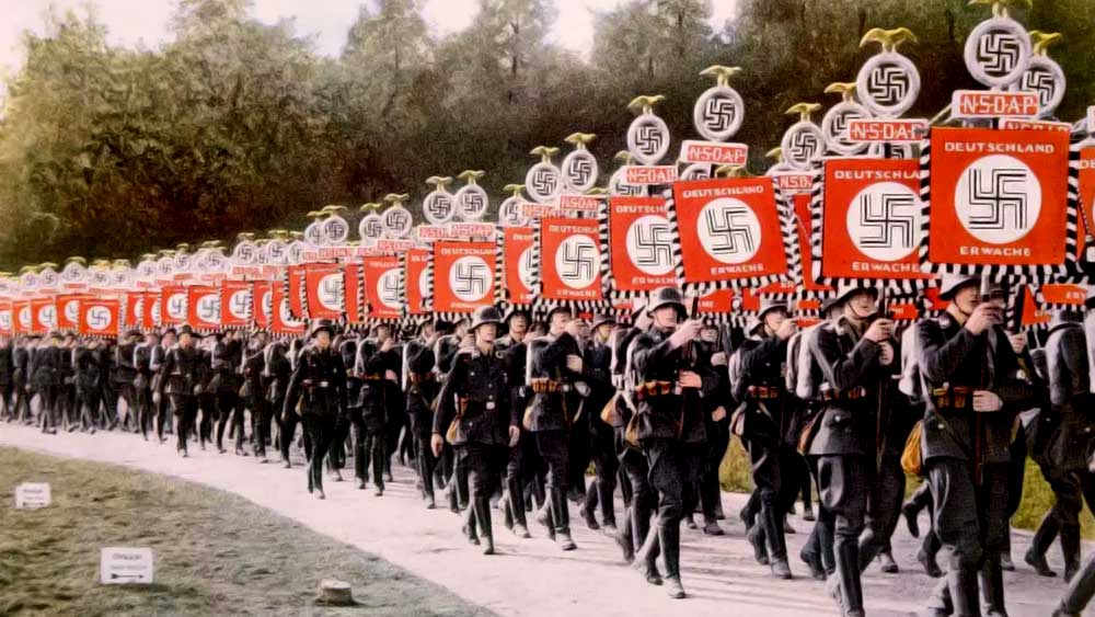  ঘটনাচক্রে, এক সময় সায়ানাইড গ্যাসের ব্যবহার হত নাৎসি বাহিনীর ক্যাম্পে। দ্বিতীয় বিশ্বযুদ্ধের সময় লক্ষ লক্ষ বন্দিকে মেরে ফেলতে হিটলার-বাহিনী সায়ানাইড গ্যাসকেই বেছে নিয়েছিল।