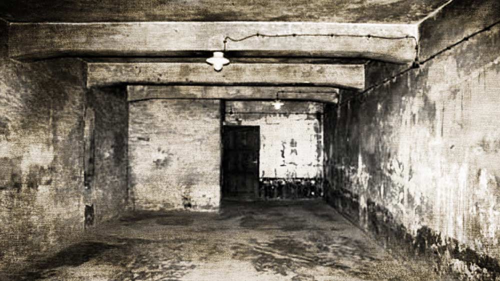 শেষ বার নব্বইয়ের দশকে অ্যারিজোনার একটি জেলে ‘জাইক্লন বি’ ব্যবহার করে মৃত্যুদণ্ড দেওয়া হয়েছিল। তবে এই বিষাক্ত গ্যাস ব্যবহারের ফলে সাজাপ্রাপ্তদের যে কষ্টকর মৃত্যু হয়েছিল, তার ফলে সমালোচনার মুখে পড়তে হয়েছিল জেল কর্তৃপক্ষকে।